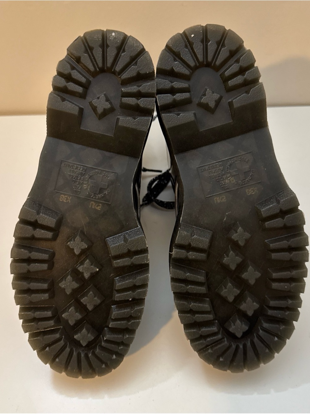 Dr. Martens Women's Molly Platform Retro Quad Black Patent Lamper US 7 RARE!!! - Picture 10 of 10